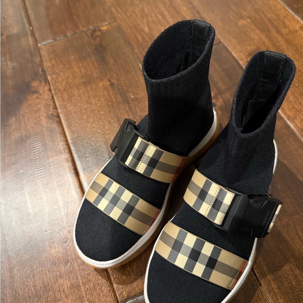 Burberry Kids Black and White Sneakers